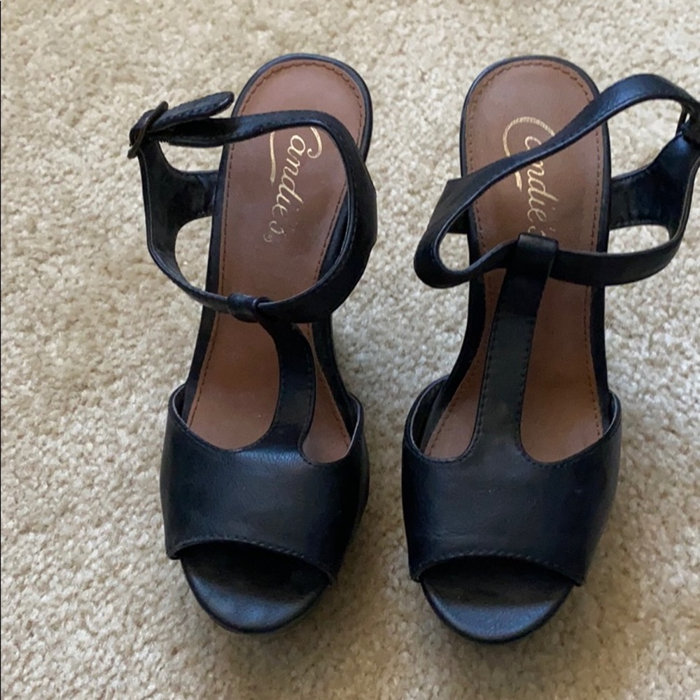 Candie’s Black Wedges